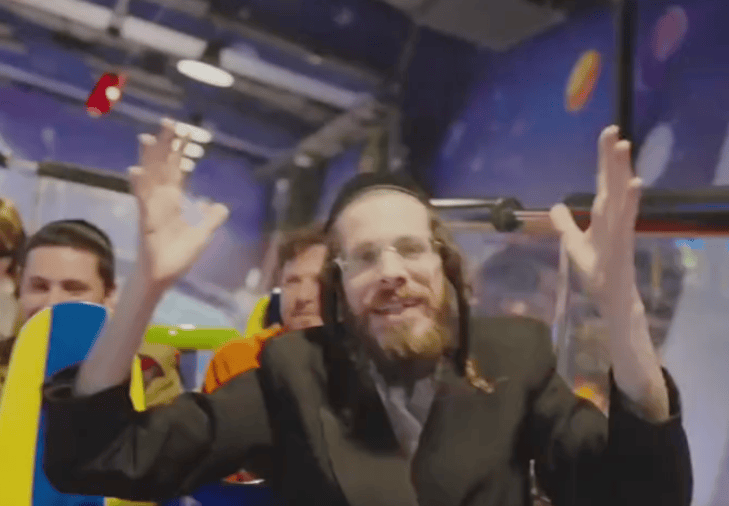 chassidic singer Mendi Roth (TikTok Screenshot)