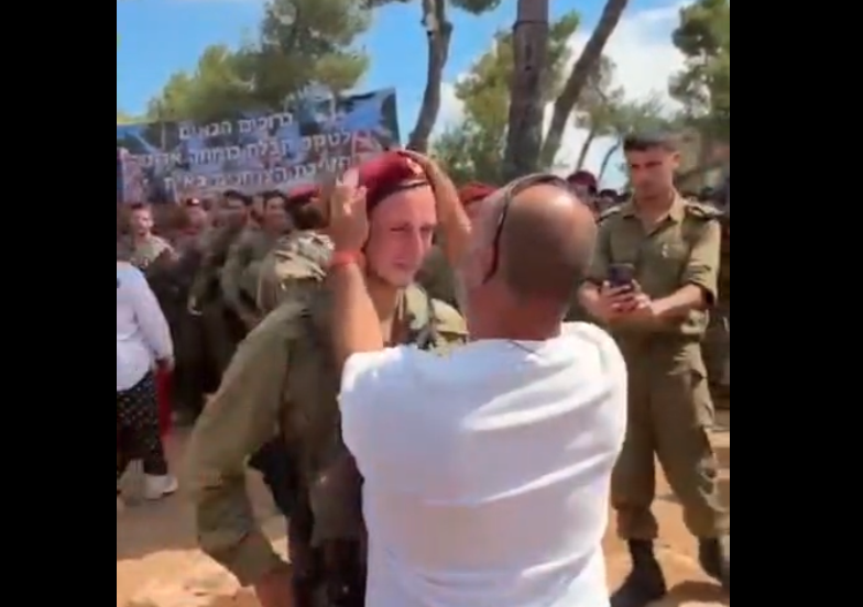 gal shabbat beret