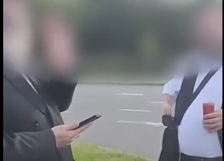 Lithuanian blogger spits on rabbis