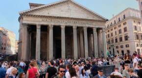 Tourists in Rome