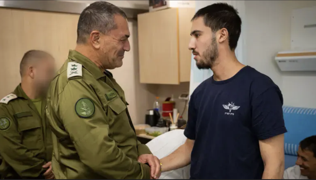 Eyal Zamir with IDF soldiers